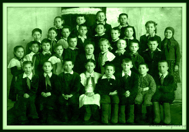 Сайт школы 1955 москва. Зимовниковская школа 1955год. Школа 1955 Москва. Шашутская начальная школа 1955 год. Буденовская средняя школа 1955 год.